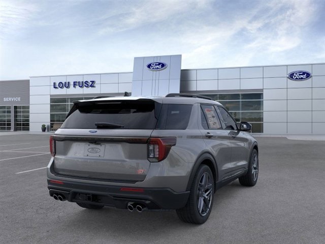 2025 Ford Explorer ST photo 6