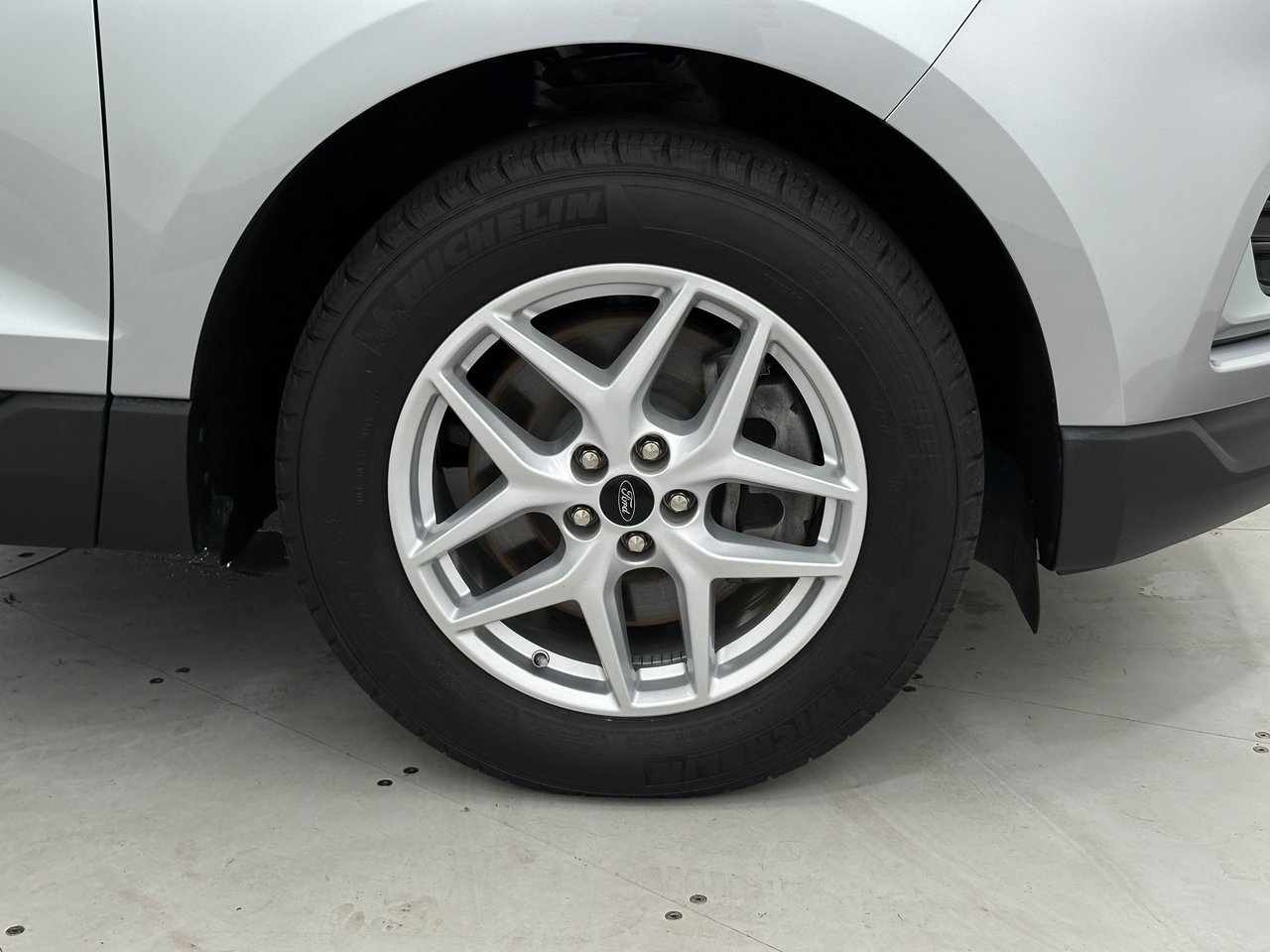2023 Ford Edge SEL photo 29