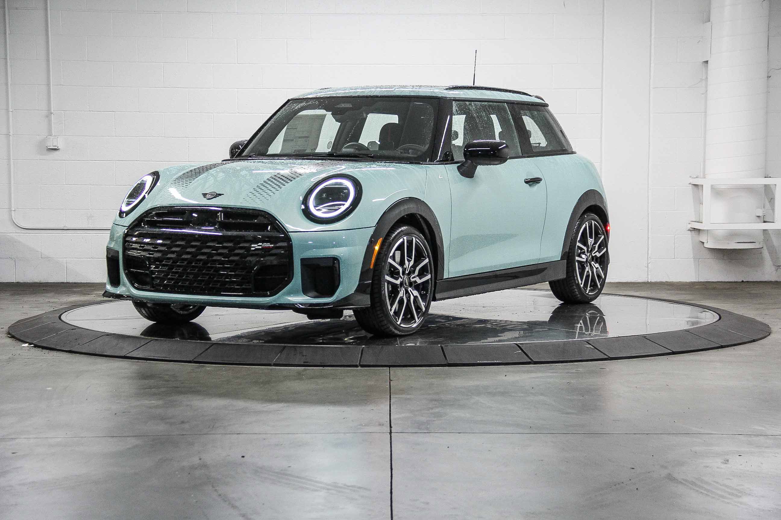 2026 Mini Cooper Hardtop S 2 Door Iconic photo 3