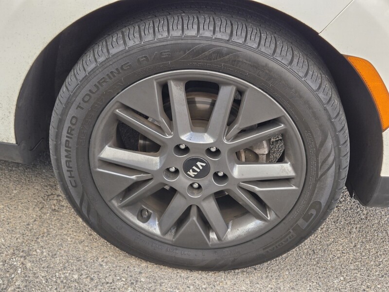 2021 Kia Soul LX S X-Line photo 3