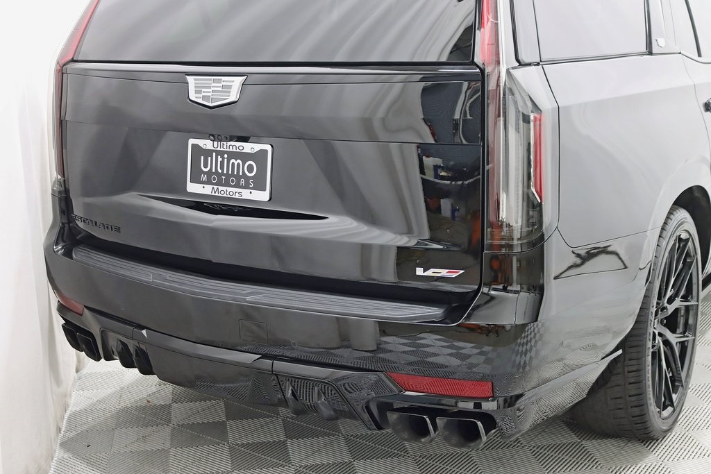 2024 Cadillac Escalade V-Series photo 13