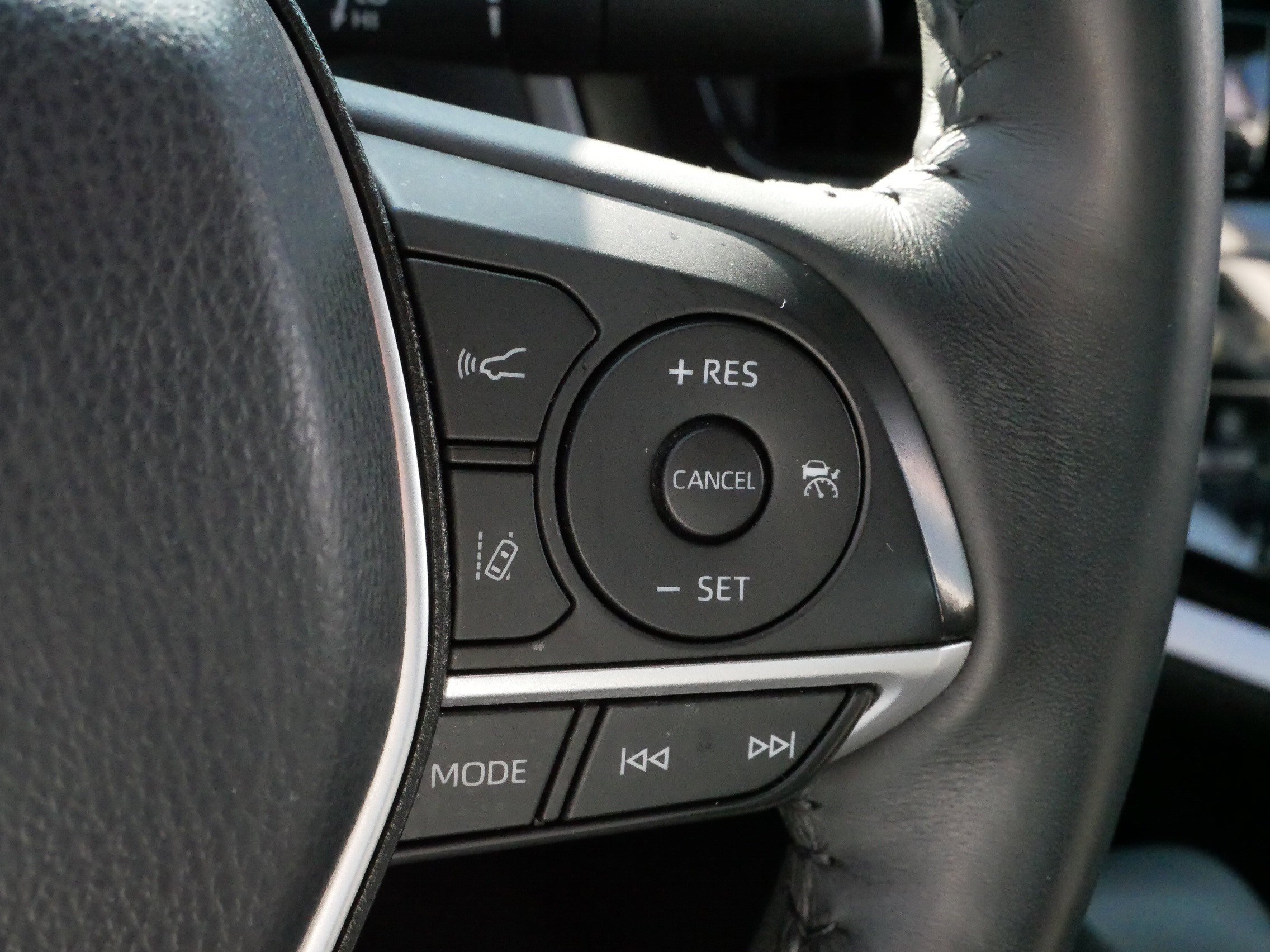 2022 Toyota Camry LE photo 23