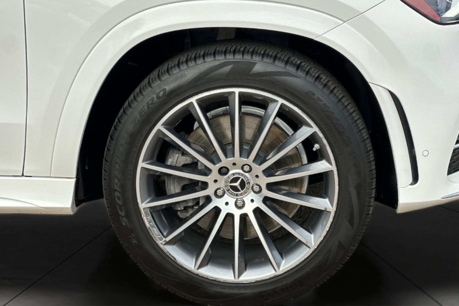 2023 Mercedes Benz GLE 450 4MATIC photo 3