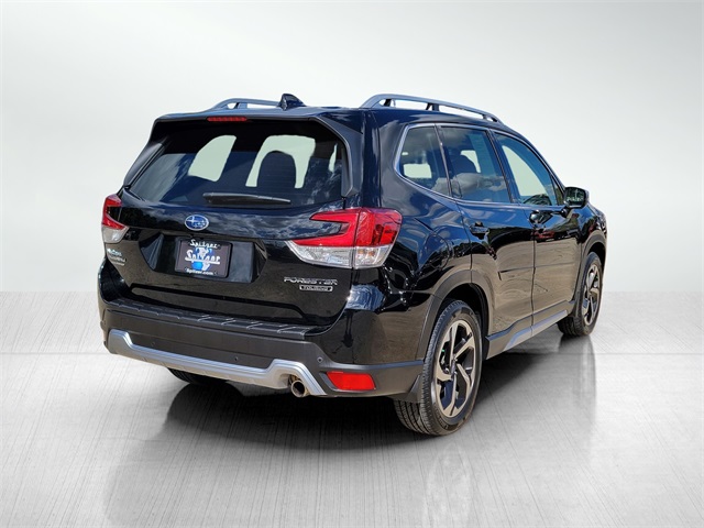 2023 Subaru Forester Touring photo 3