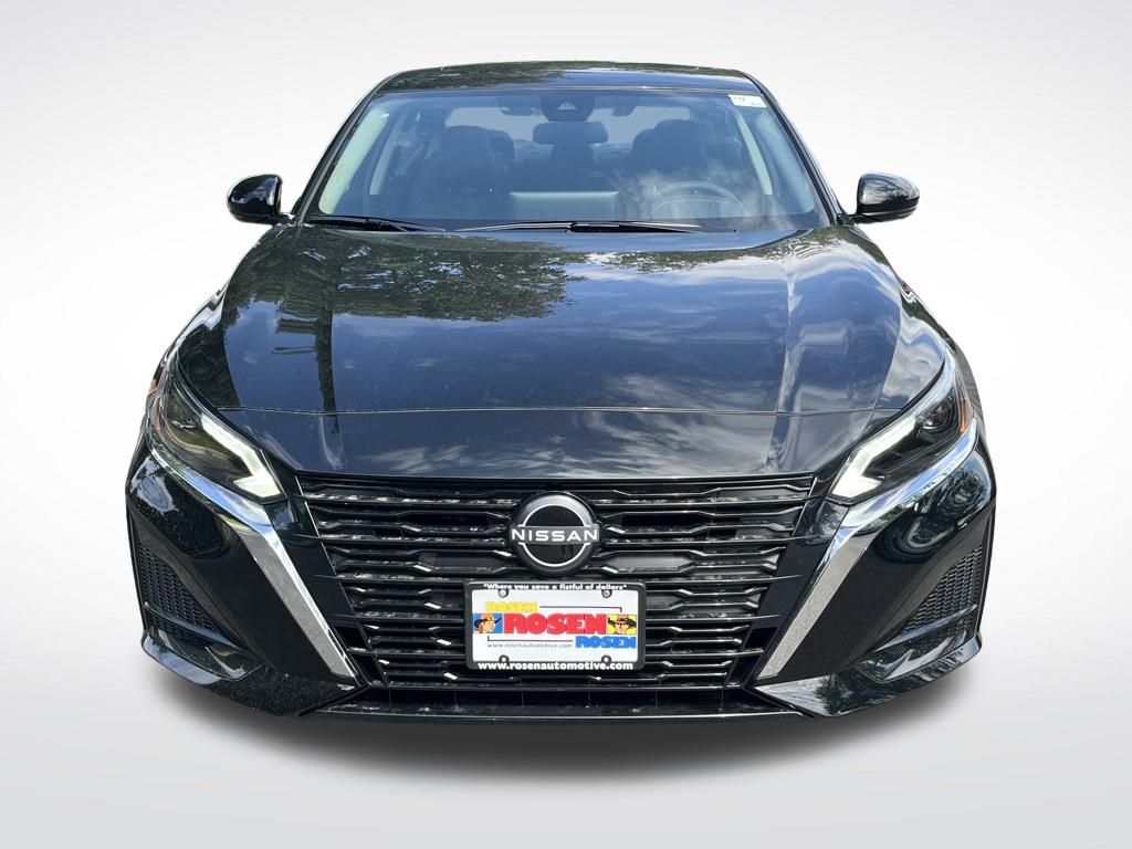 2025 Nissan Altima 2.5 SL photo 8