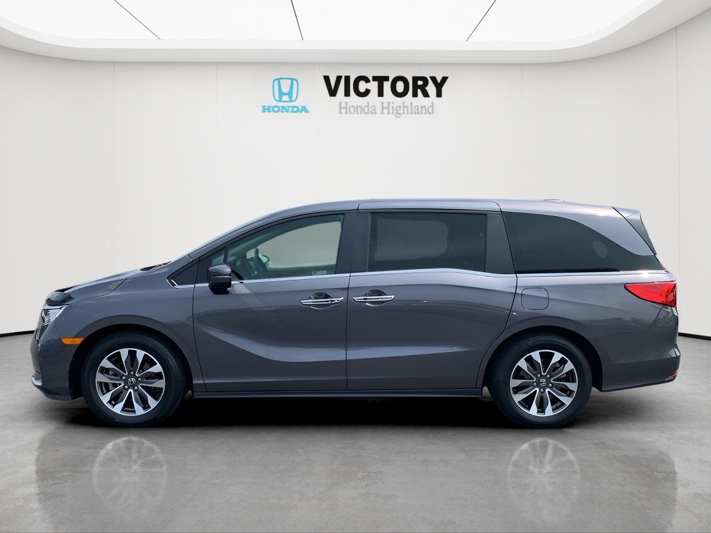 2023 Honda Odyssey EX-L photo 2