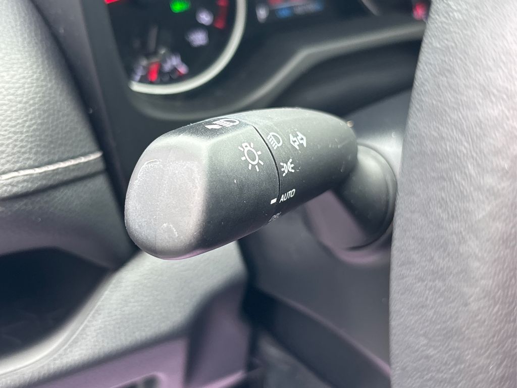 2022 Toyota RAV4 XLE photo 21