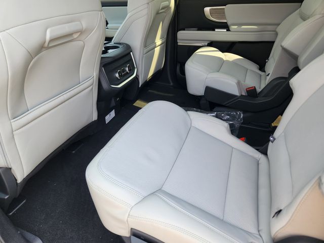 2025 Ford Expedition Platinum MAX photo 27