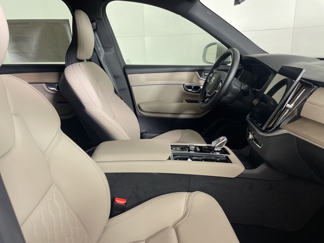 2026 Volvo XC90 B5 AWD Core photo 13