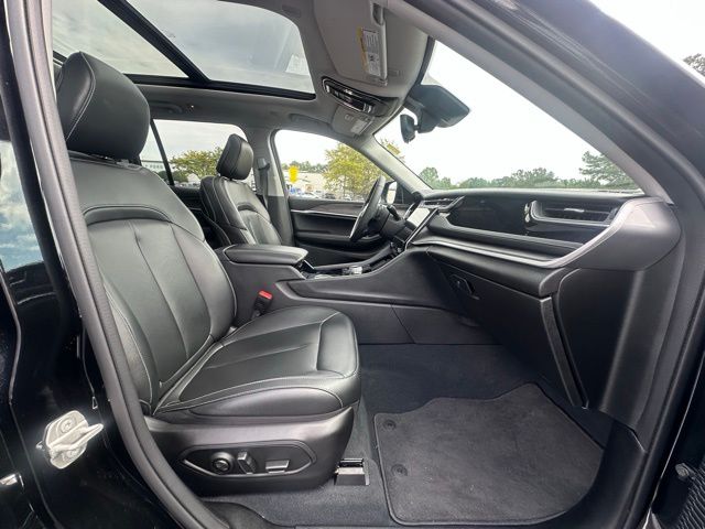 2023 Jeep Cherokee 4xe photo 29
