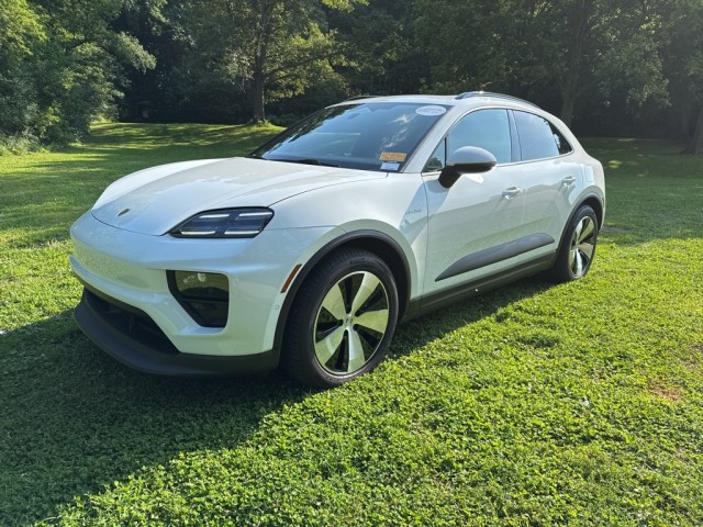 2025 Porsche Macan Electric 4