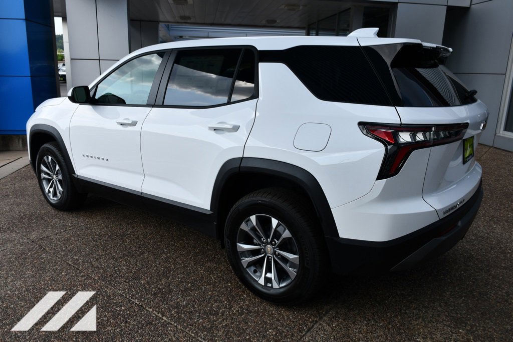 2026 Chevrolet Equinox LT photo 3