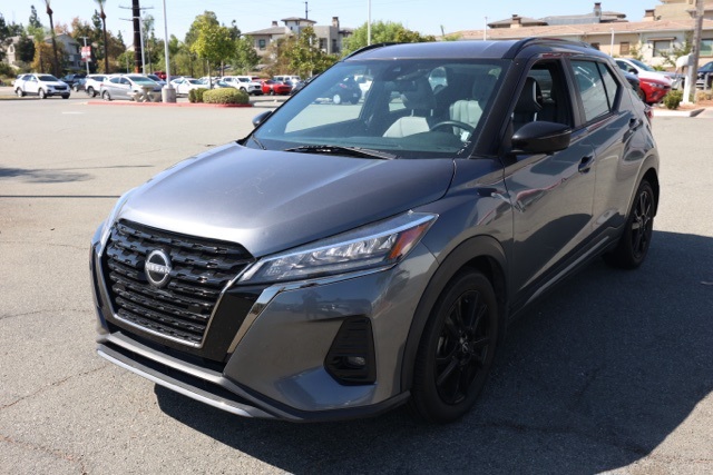 2023 Nissan Kicks SR photo 7