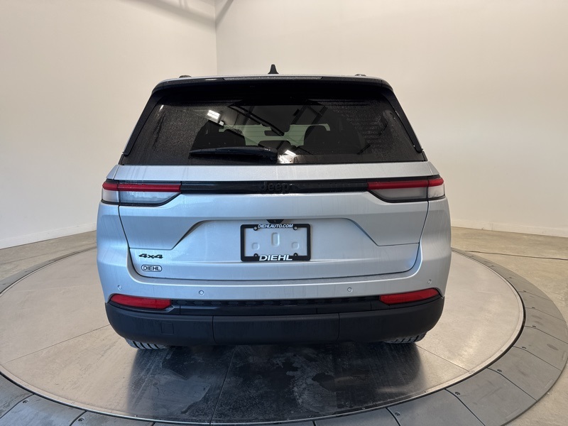 2025 Jeep Grand Cherokee Altitude Laredo X photo 4