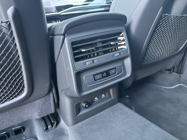 2025 Audi Q7 55 Premium photo 16