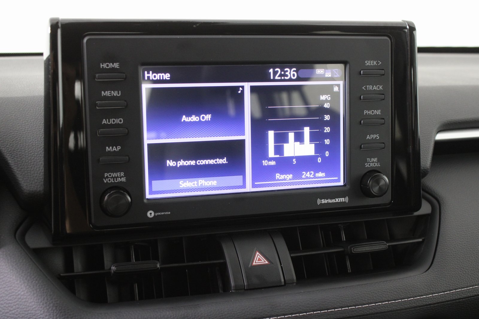 2022 Toyota RAV4 XLE photo 18