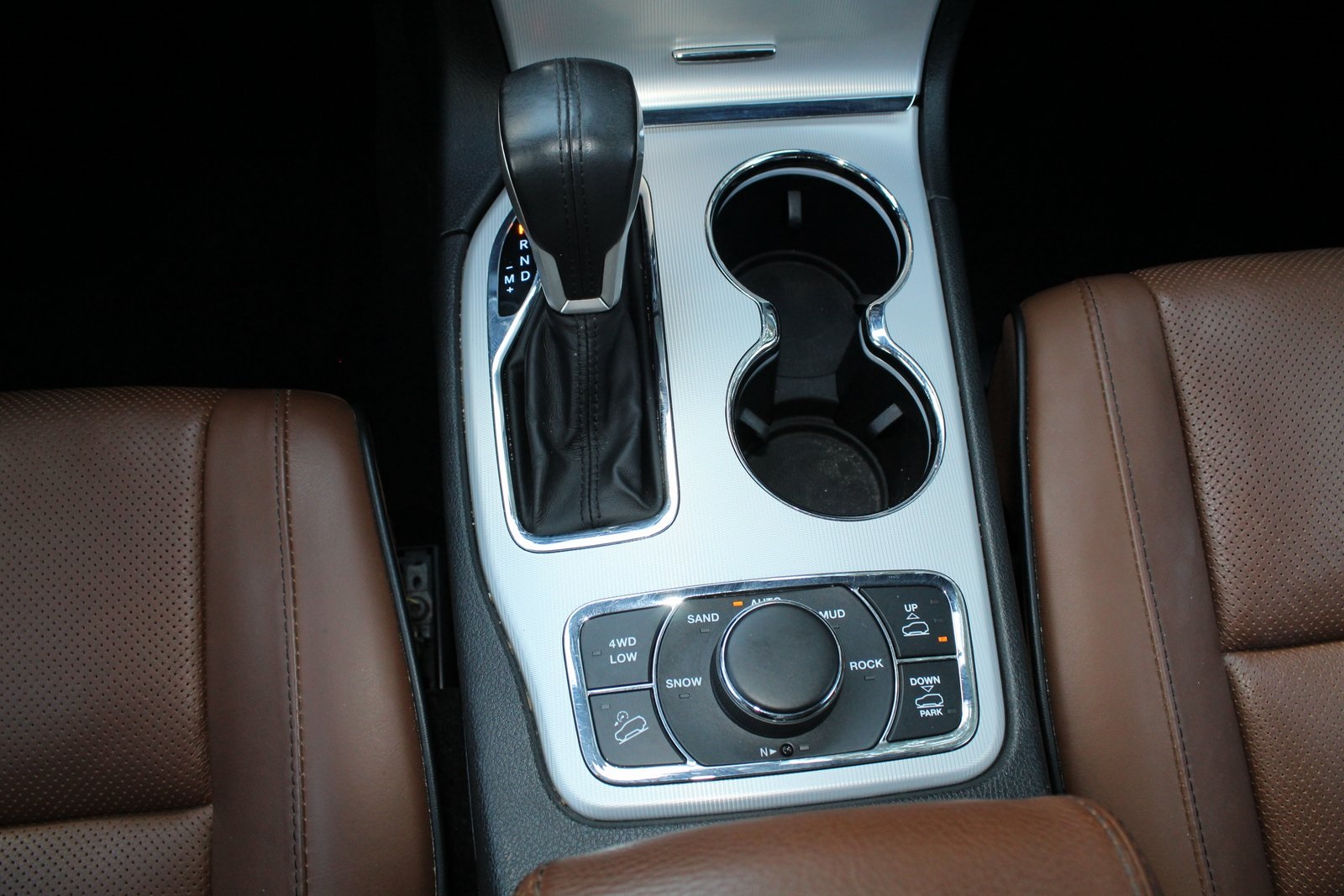 2019 Jeep Grand Cherokee Summit photo 18