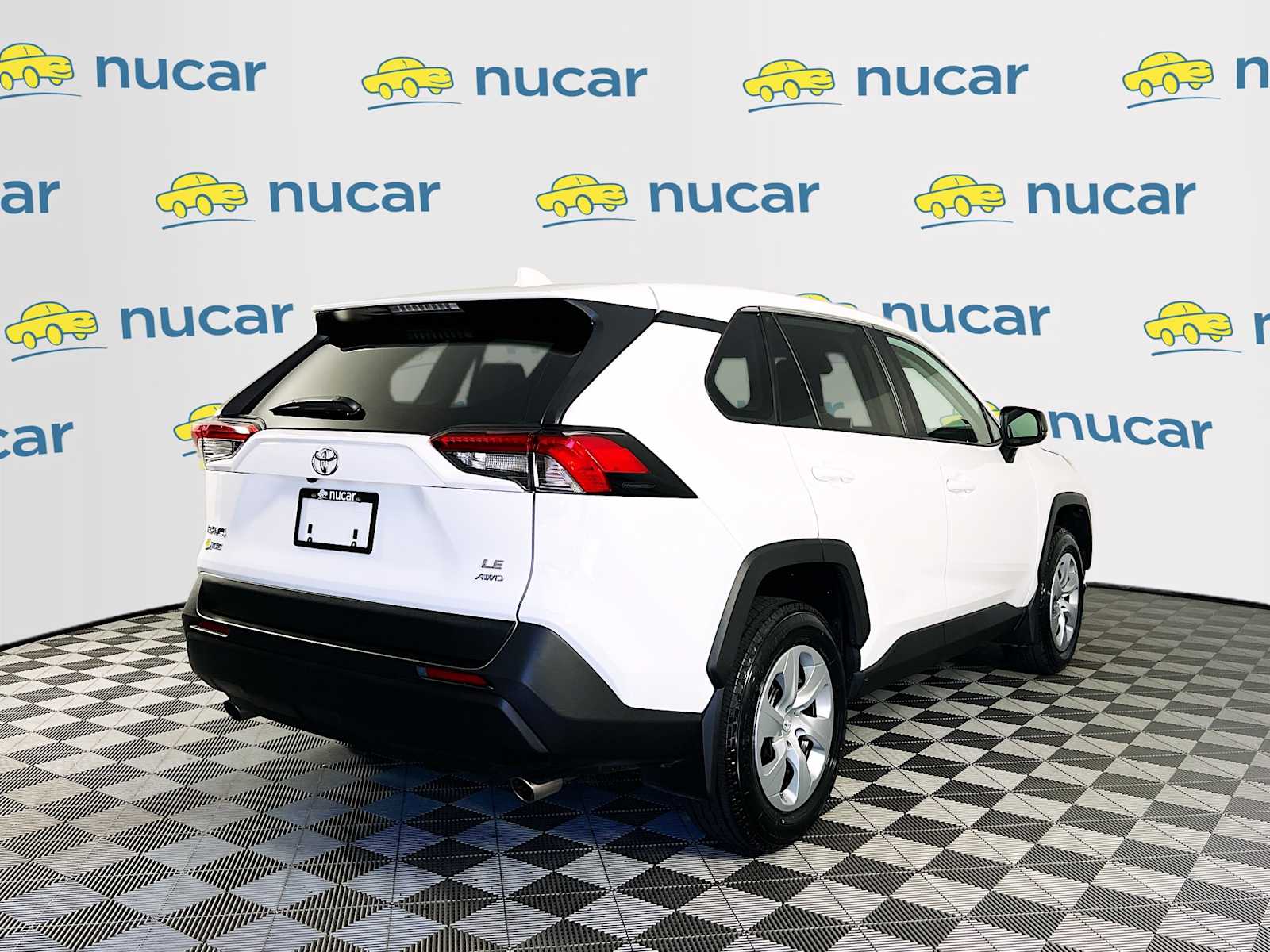 2023 Toyota RAV4 LE photo 6