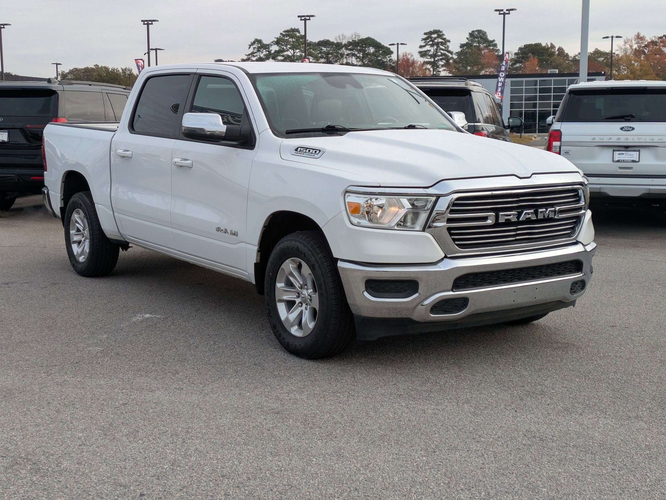 2024 Ram 1500 Laramie photo 2
