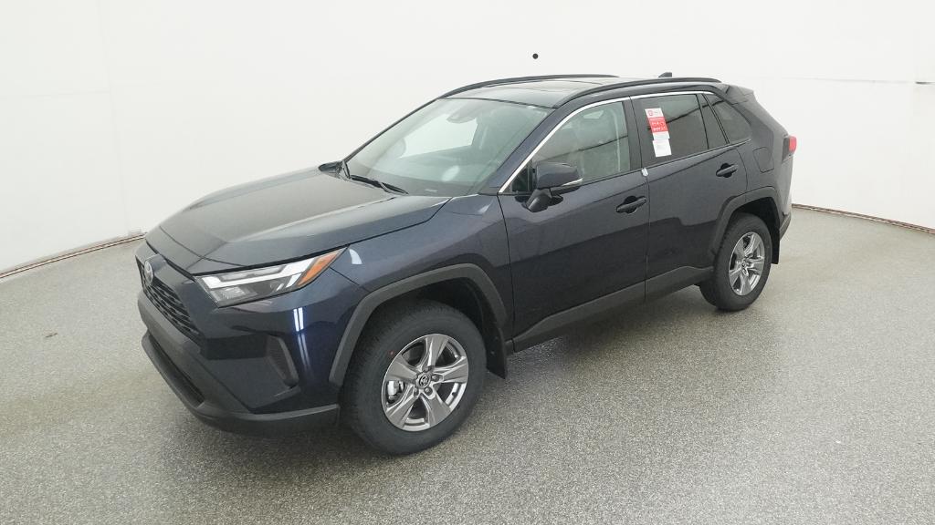 2025 Toyota RAV4 XLE's photo