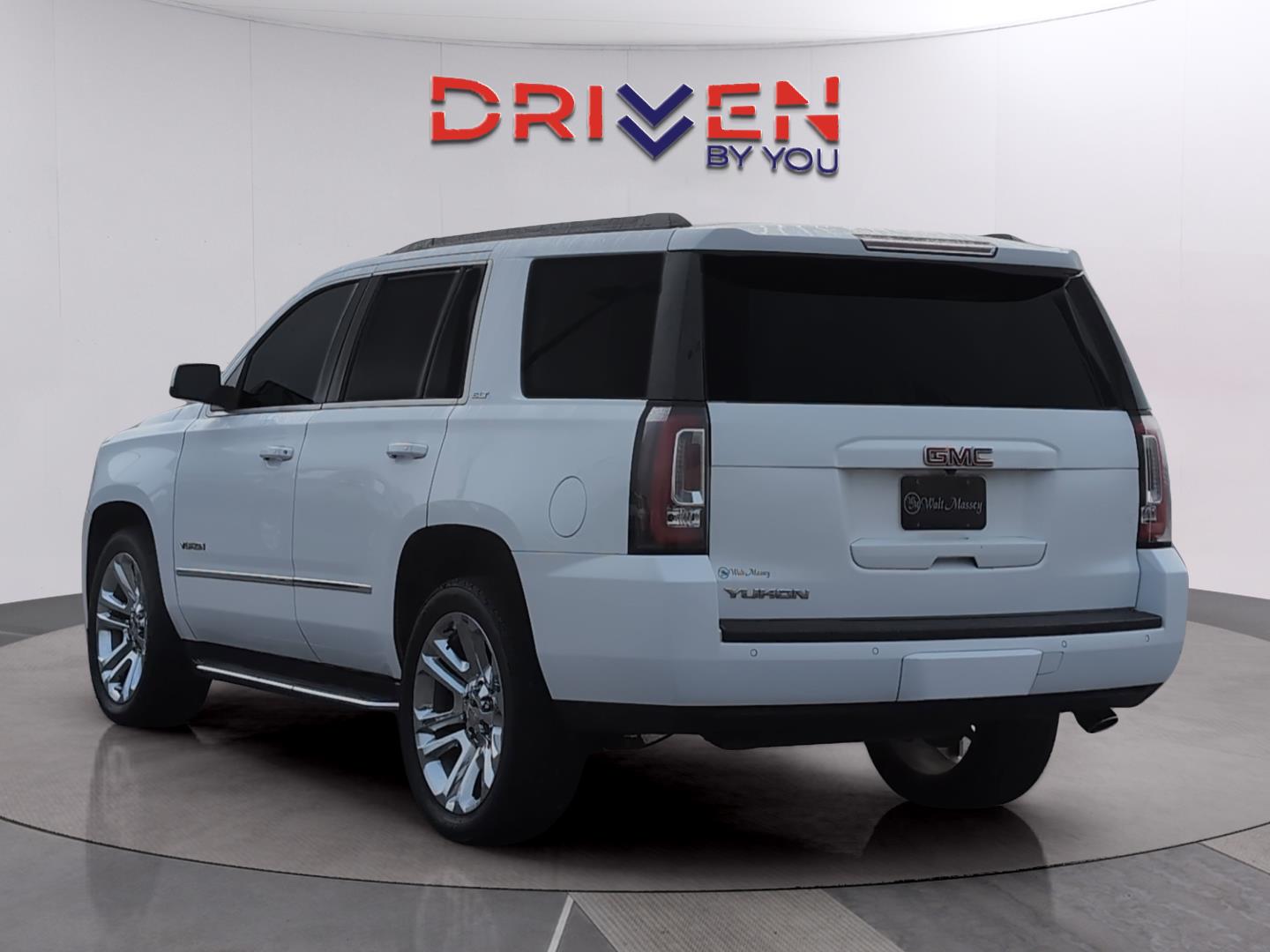 2019 Gmc Yukon SLT photo 3