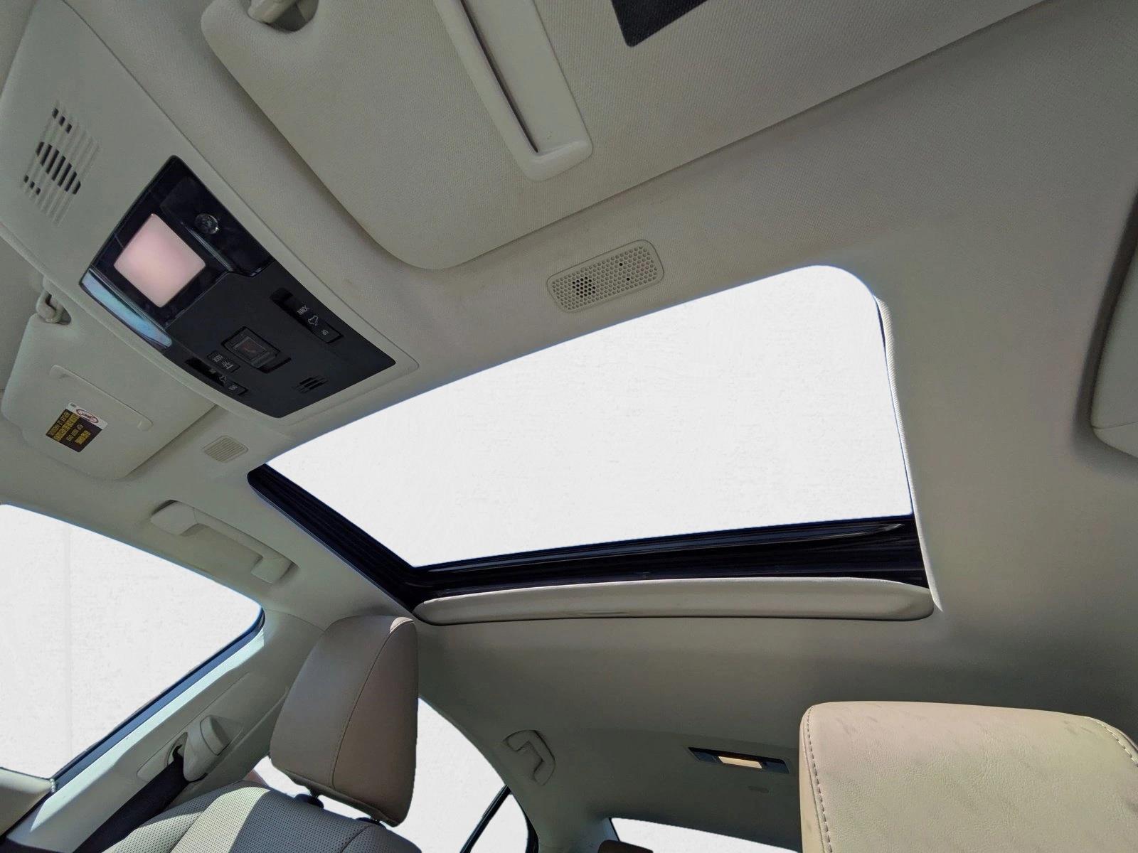 2020 Lexus ES 300h photo 14