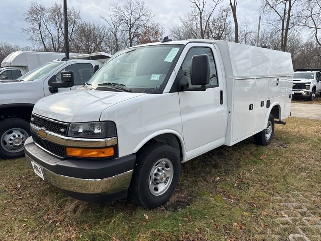 2025 Chevrolet Express Base's photo