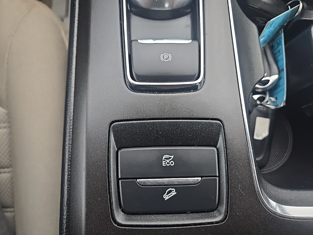 2018 Ford Fusion Hybrid S photo 17
