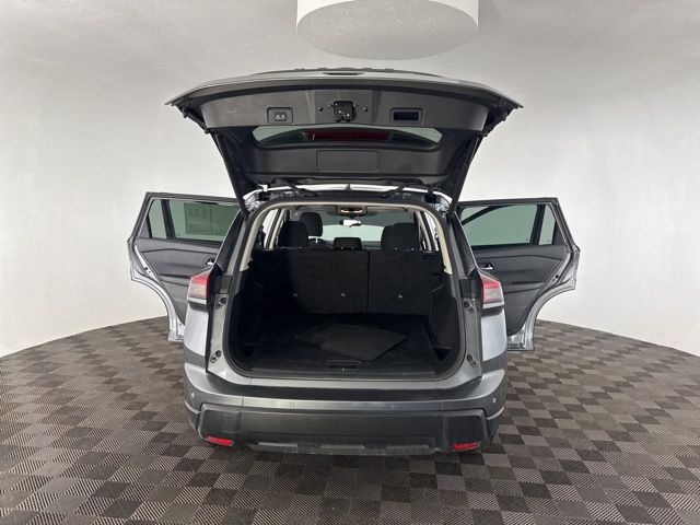 2024 Nissan Rogue SV photo 12