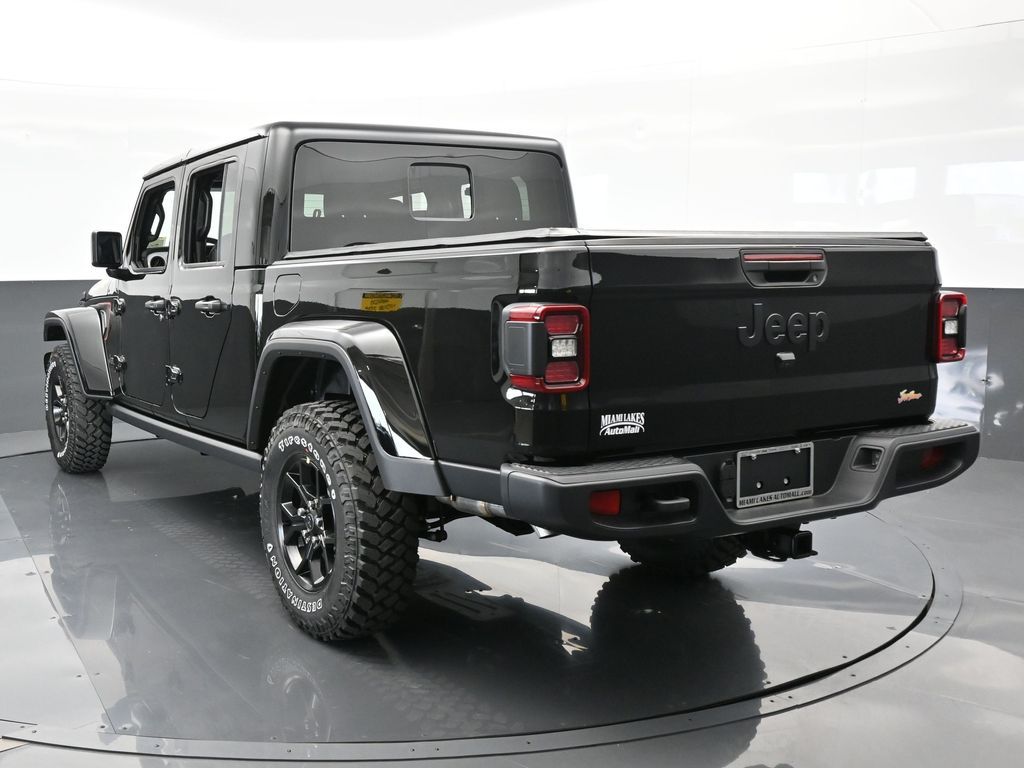 2024 Jeep Gladiator photo 2