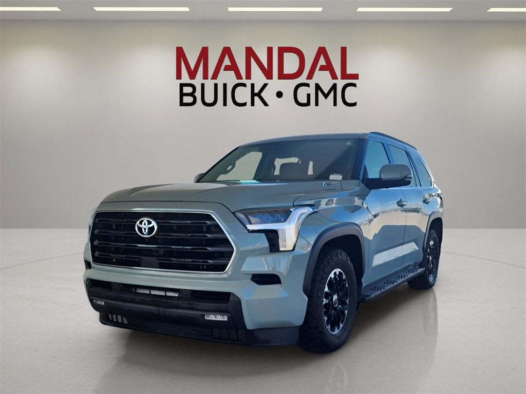 2024 Toyota Sequoia SR5's photo