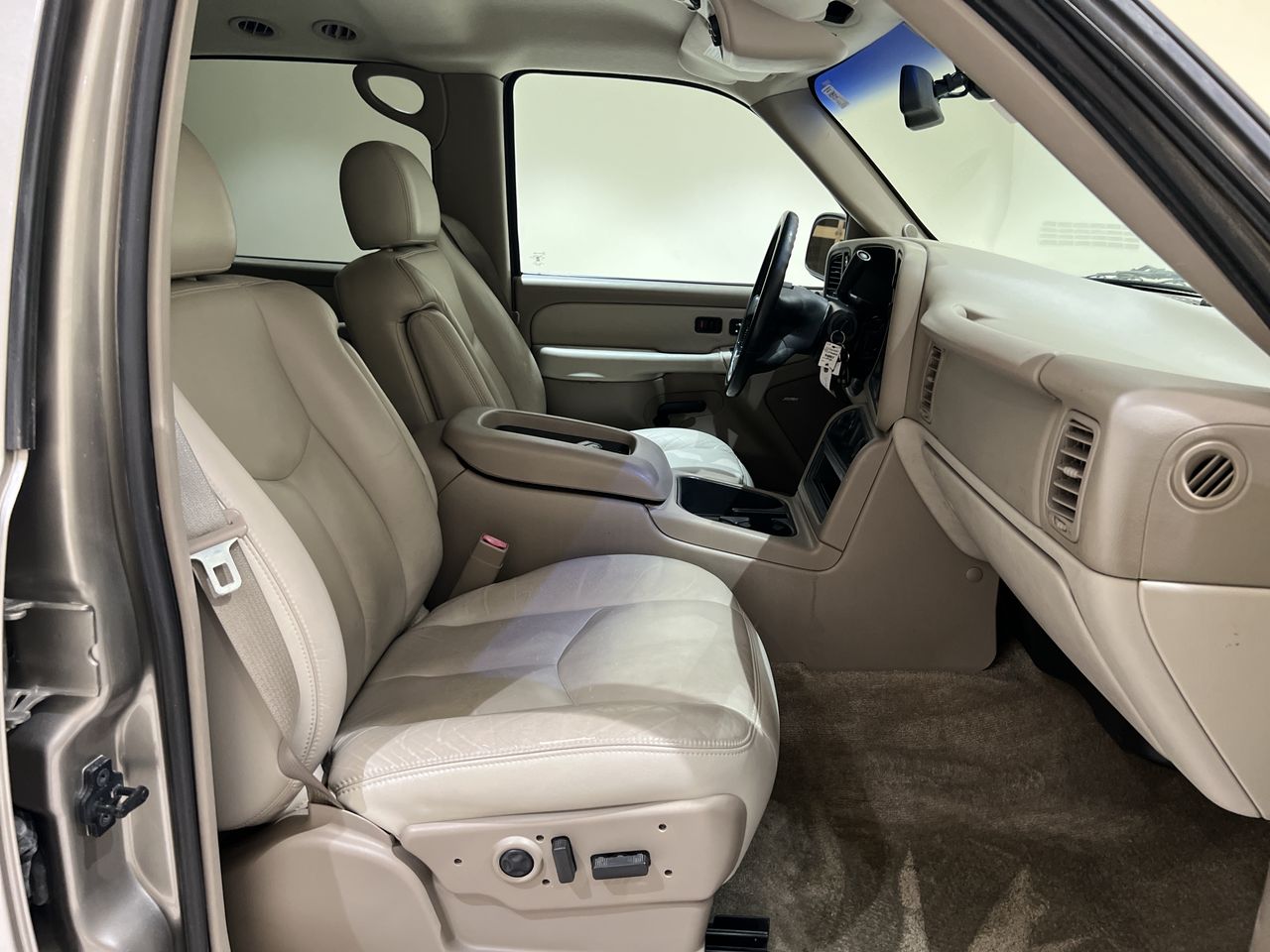 2003 Chevrolet Suburban Z71 photo 55