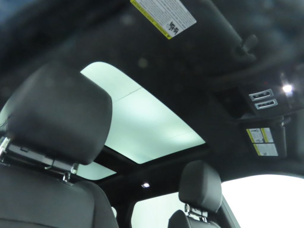 2025 Land Rover Range Rover Evoque S photo 17