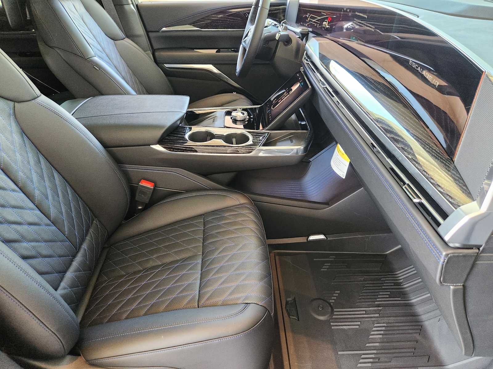 2026 Cadillac Escalade IQ Sport photo 9