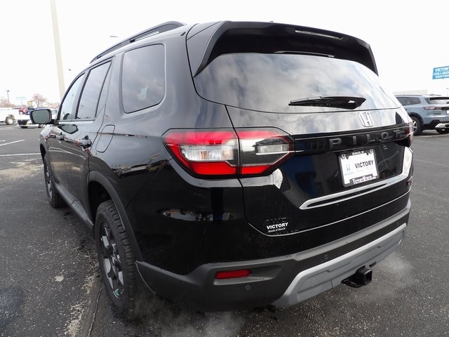 2025 Honda Pilot TrailSport photo 3