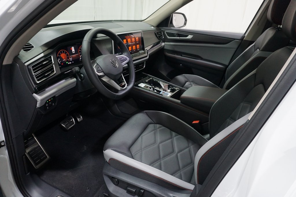 2025 Volkswagen Atlas Peak Edition SE photo 11