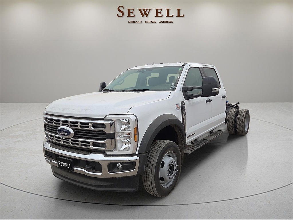 2026 Ford F-550 Super Duty Chassis Cab XL's photo