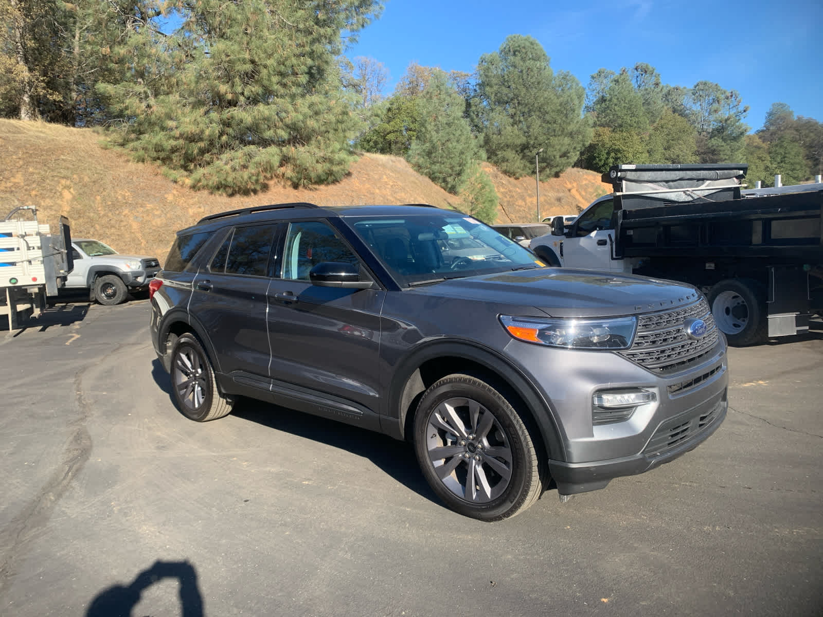 2023 Ford Explorer XLT photo 3