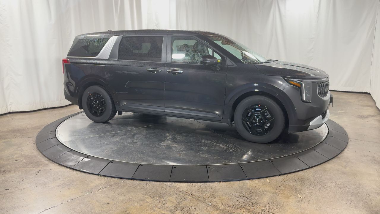 2026 Kia Carnival LXS photo 3