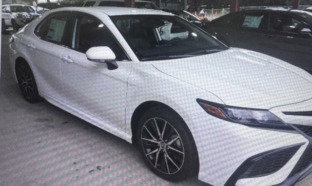 2024 Toyota Camry SE's photo