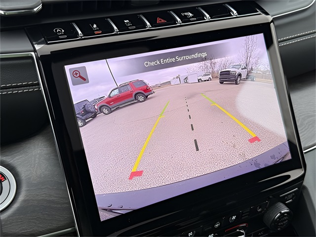 2025 Jeep Grand Cherokee Overland photo 15