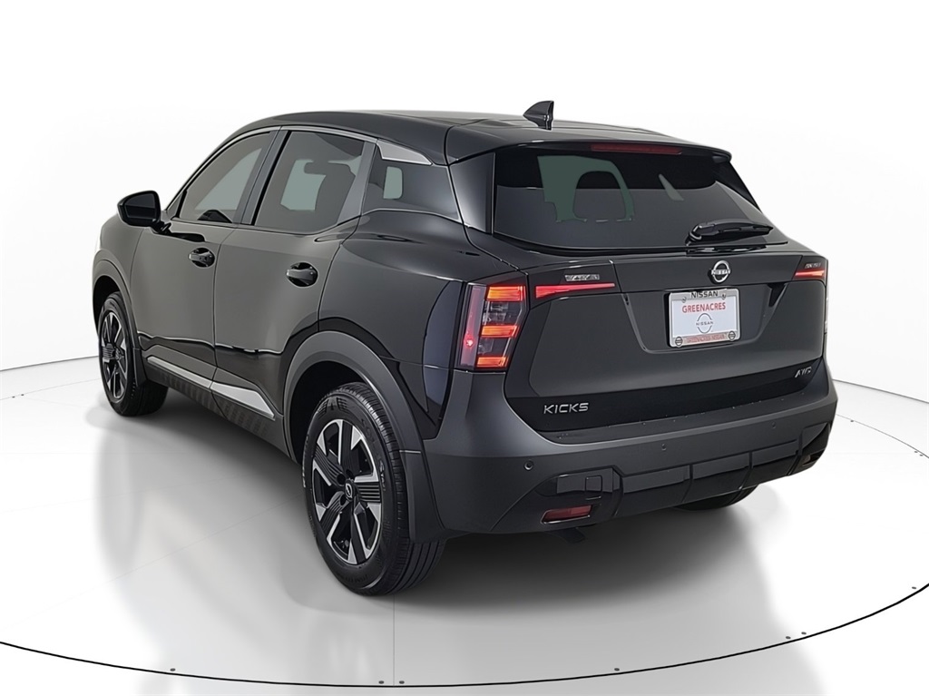 2025 Nissan Kicks SV photo 4