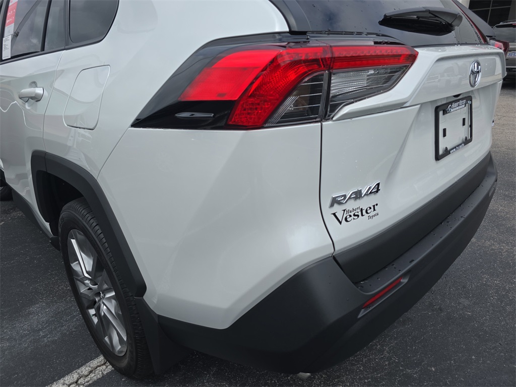 2025 Toyota RAV4 XLE Premium photo 34