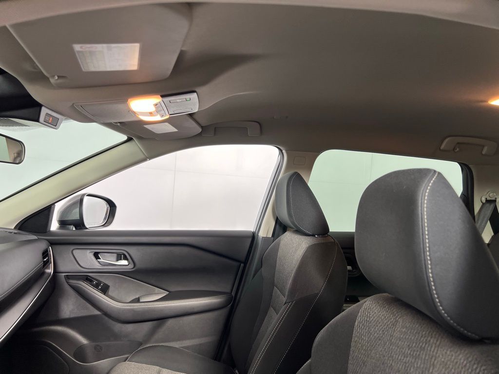 2024 Nissan Rogue SV photo 19