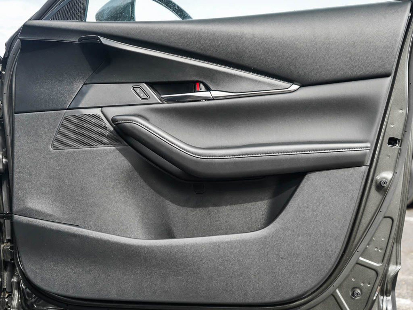 2025 Mazda CX-30 2.5 S Preferred photo 8
