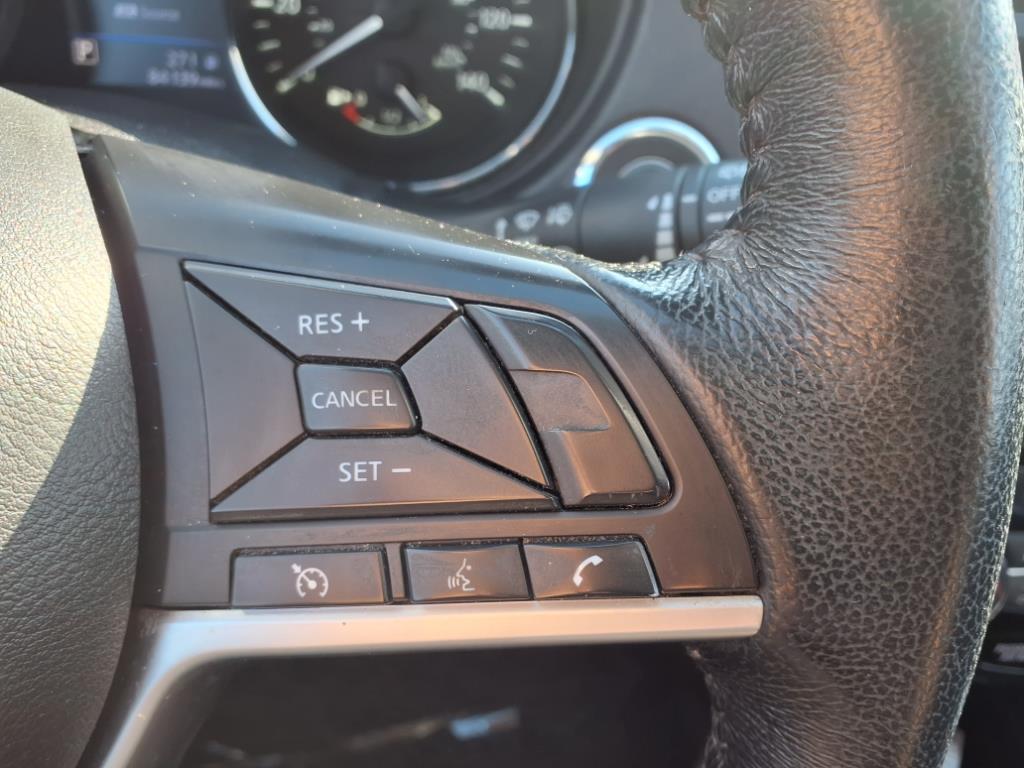 2018 Nissan Rogue SV photo 17