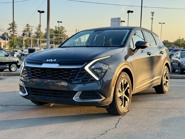 2023 Kia Sportage EX photo 2