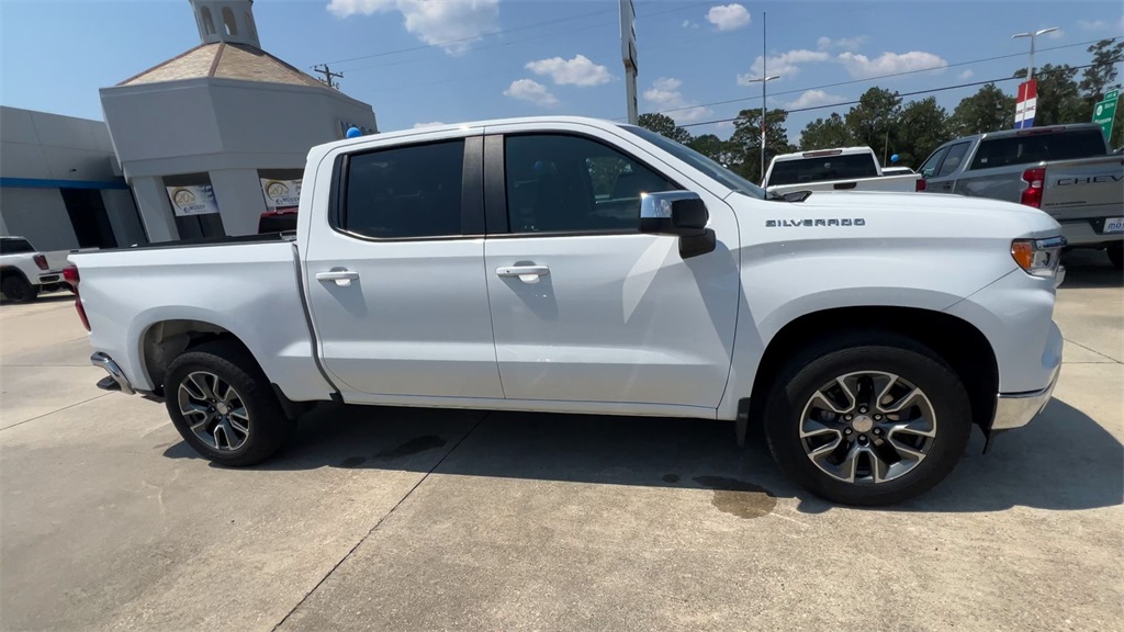 2023 Chevrolet Silverado 1500 LT photo 2