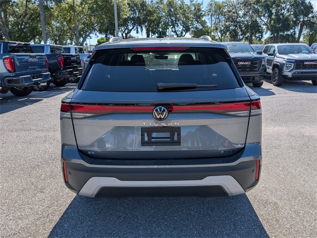 2025 Volkswagen Tiguan SE photo 11