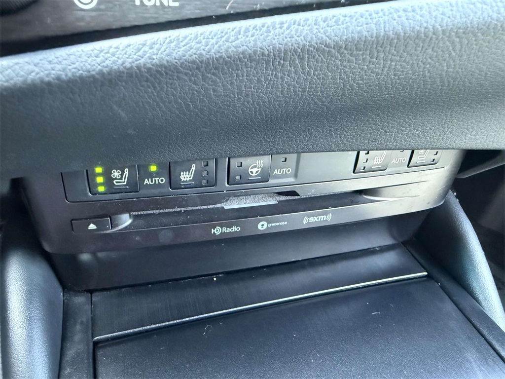 2022 Lexus ES 250 photo 31